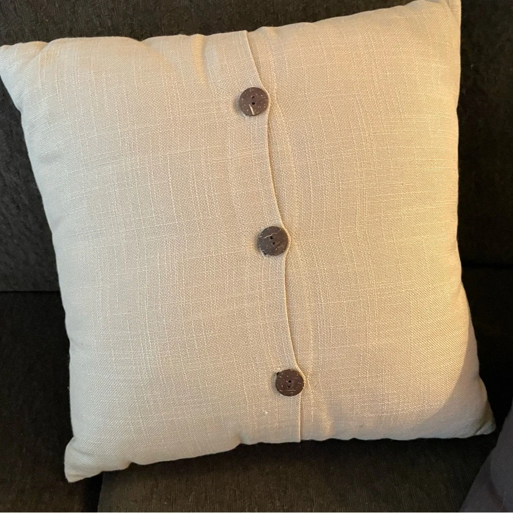 Like new WEST ELM winter owl reindeer penguin appliqué set of 4 linen pillows